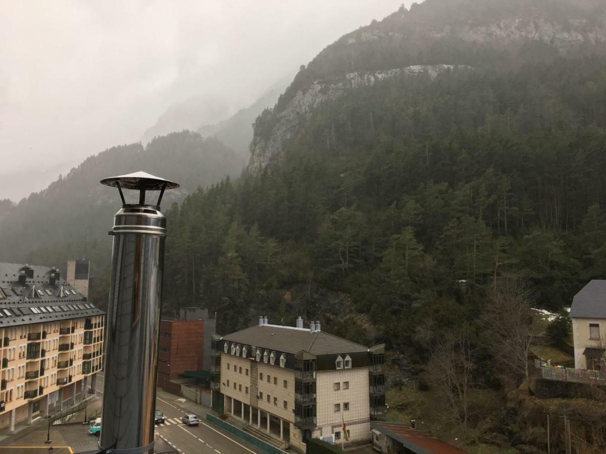 Apartamento Magnífico Ático Duplex con vistas a la montaña Canfranc Exterior foto